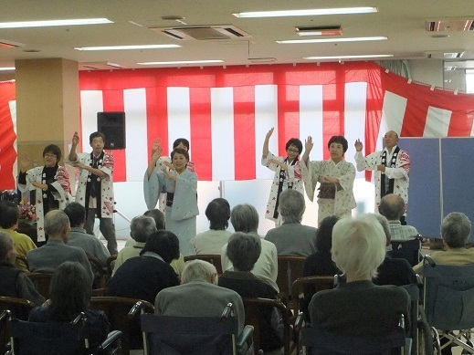 敬老会みんな踊り.jpg